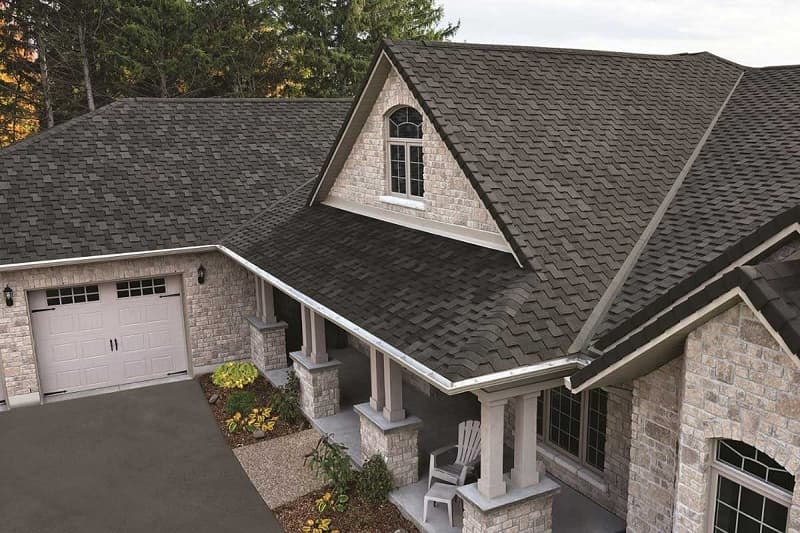 What are the advantages and disadvantages of shingle roof?
