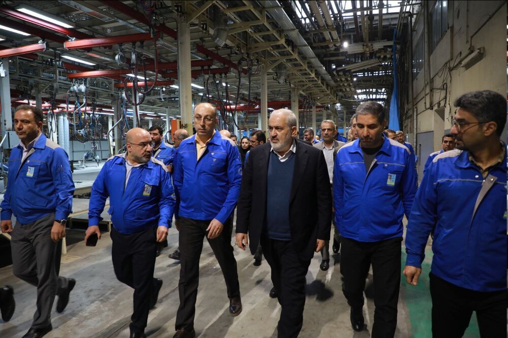 تحقق تعهدات خودروسازان پیگیری می‌شود