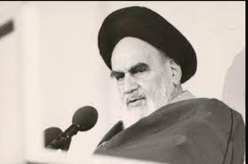 فرمانده‌ای که با جنگنده به ملاقات امام(ره) رفت